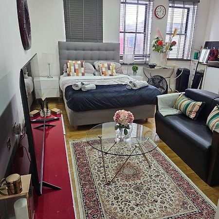 Empire Studio Apartment Bedford Bagian luar foto